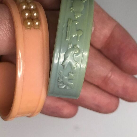 vintage mcm baby child cuff bracelet pink pearl blue animals 50s - Picture 6 of 8